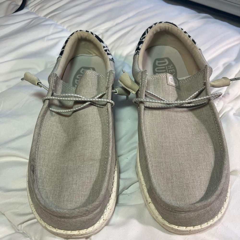 Hey Dude Men's Light Gray Loafers